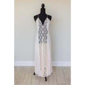 Val Mode Vintage Size Medium Nightgown